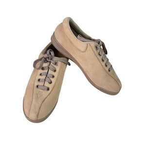 EASY SPRIT Anti Gravity Women’s Comfort Shoes Tan Suede Like 6 1/2 D\B